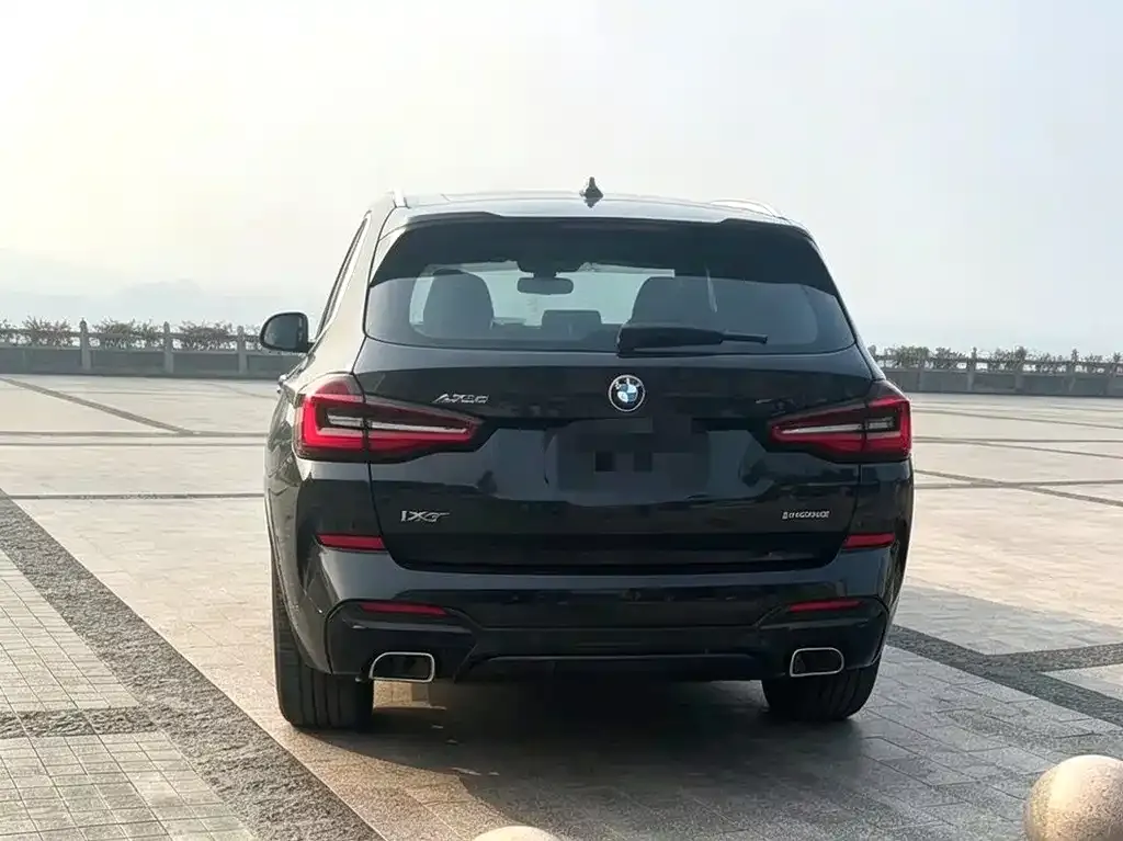 BMW iX3 — фото 3