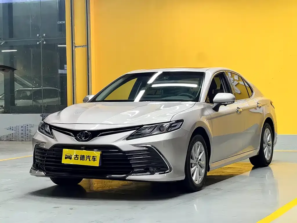 Toyota Camry 2023 из CN, фото 1