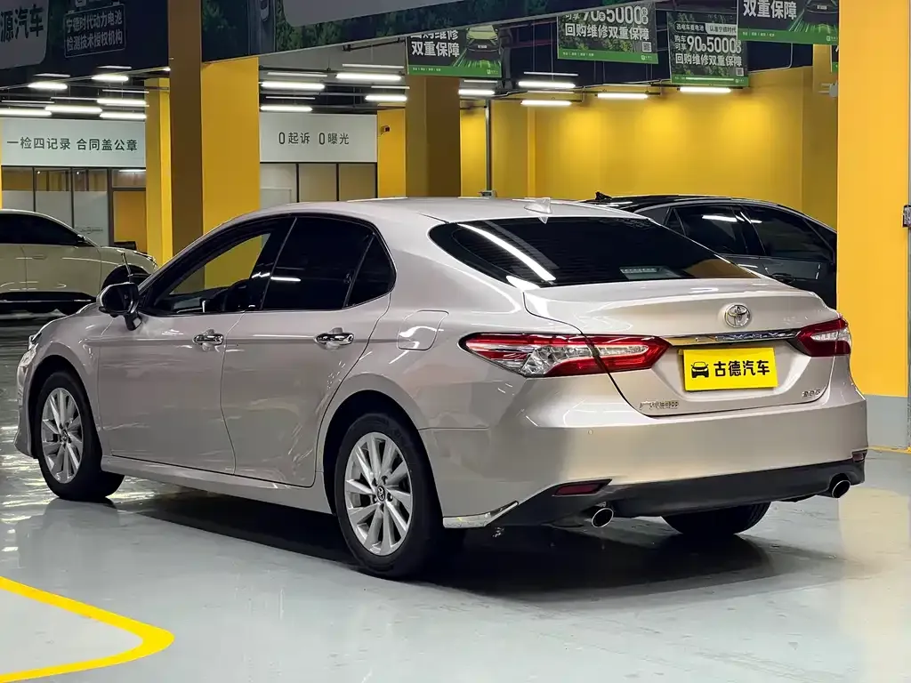 Toyota Camry 2023 из CN, фото 7