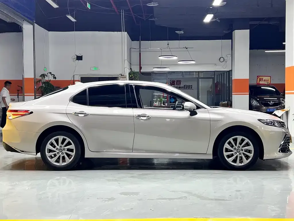 Toyota Camry 2023 из CN, фото 8