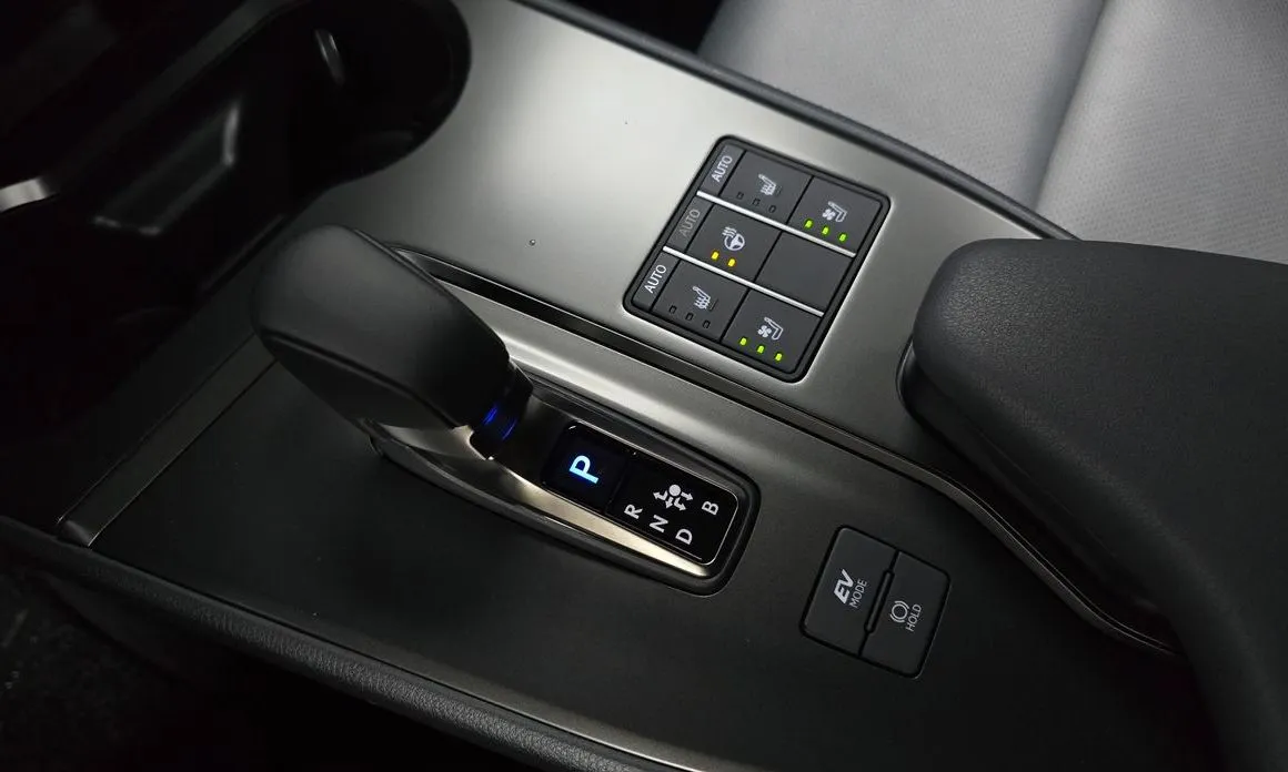 Lexus UX 2026 из KR, фото 2