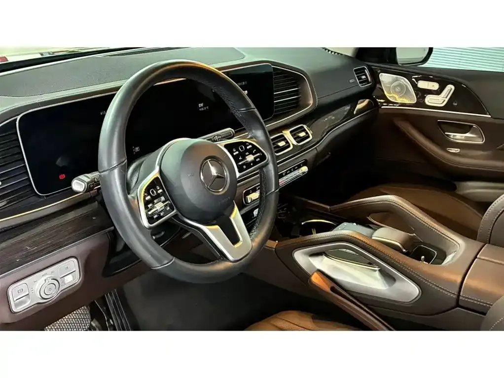 Mercedes-Benz GLE — фото 10