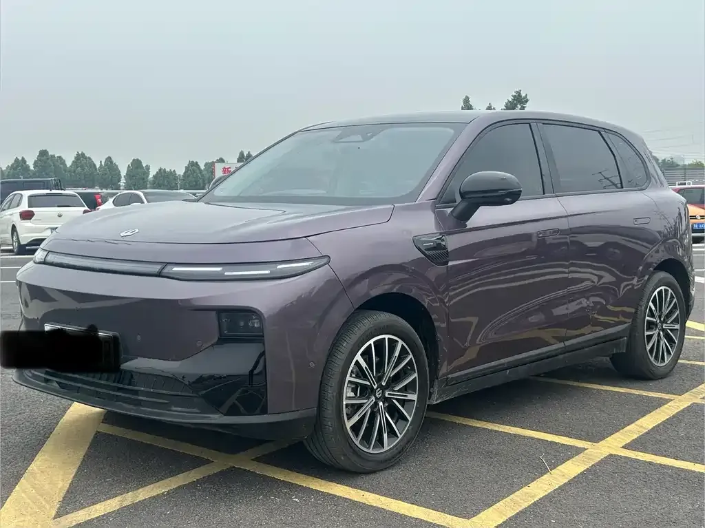 Leapmotor B10