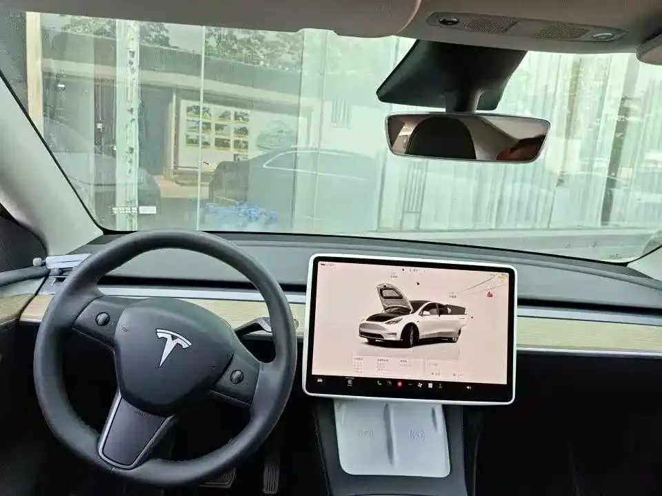 Tesla Model Y — фото 5
