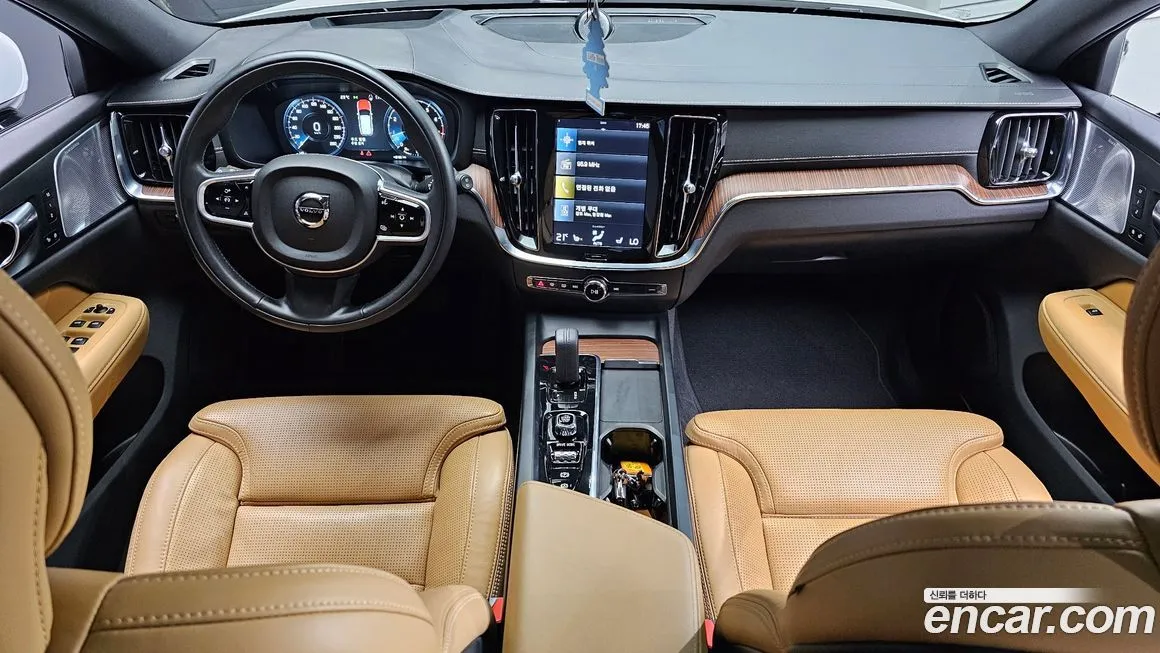 Volvo V60 2021 из KR, фото 9