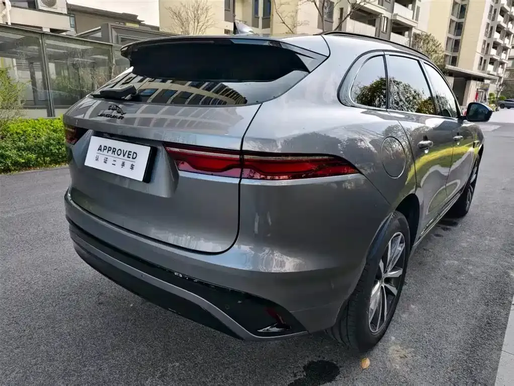 Jaguar F-PACE — фото 6