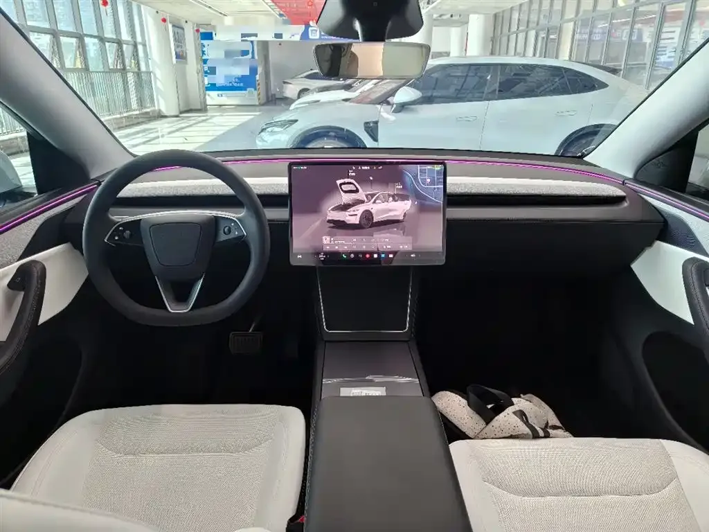 Tesla Model Y — фото 7