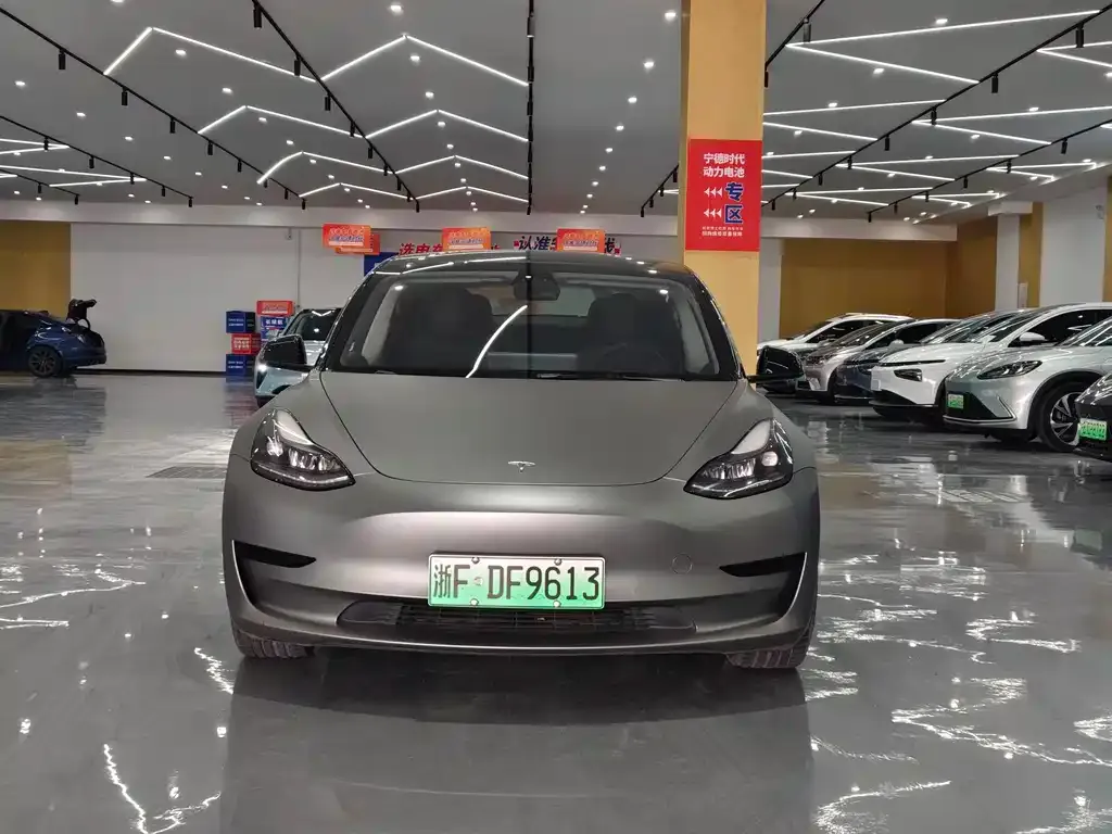Tesla Model 3 — фото 5