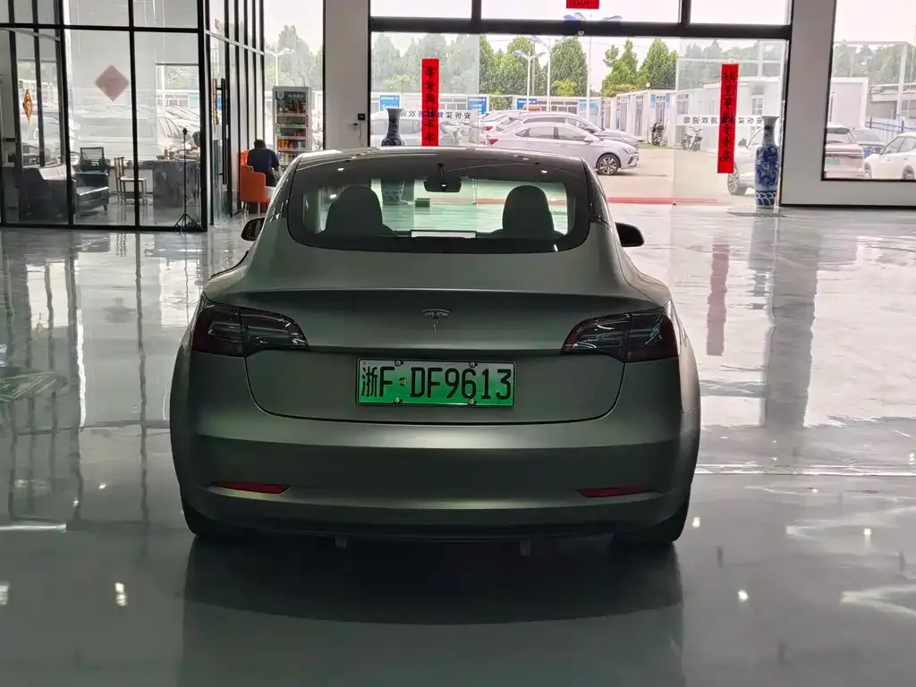 Tesla Model 3 — фото 4