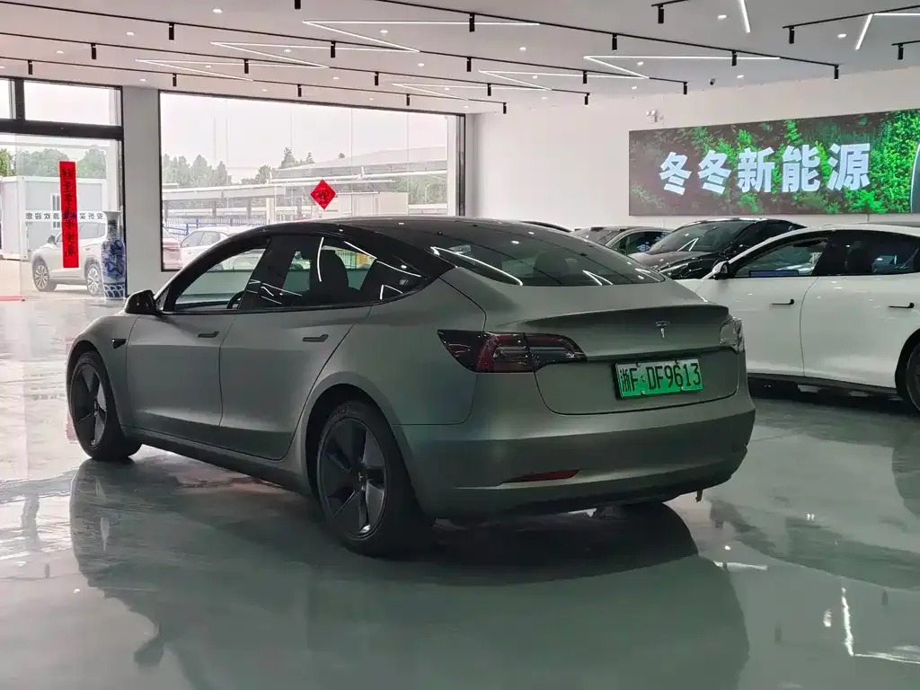 Tesla Model 3 — фото 8
