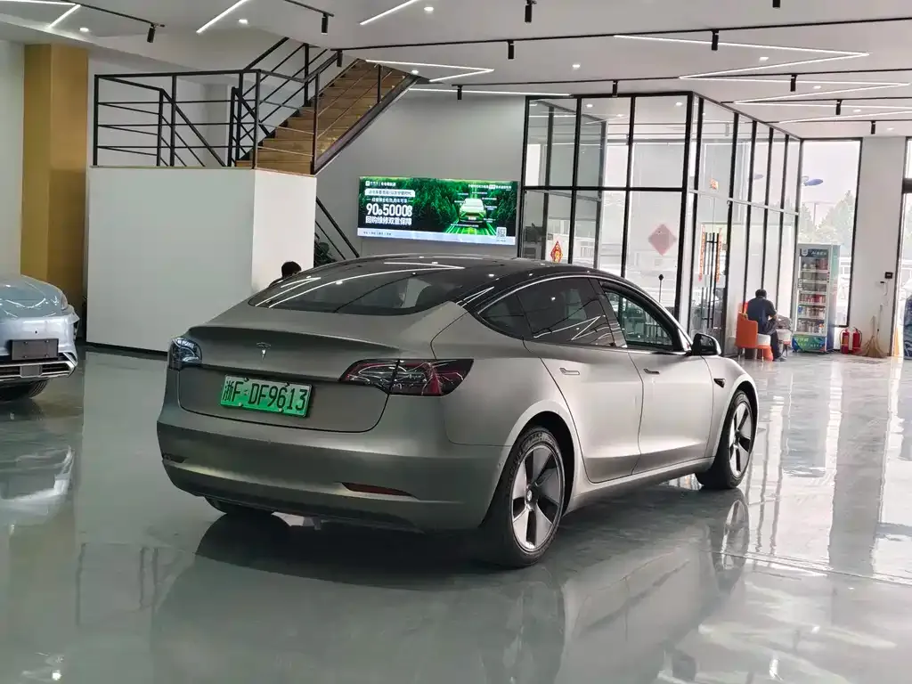 Tesla Model 3 — фото 6