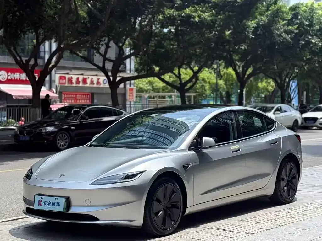 Tesla Model Y — фото 5