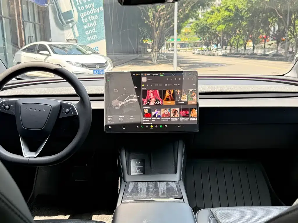 Tesla Model Y — фото 6