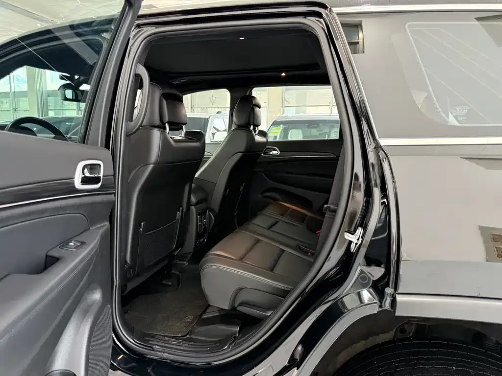 Jeep Grand Cherokee (Import) 2022 из CN, фото 4