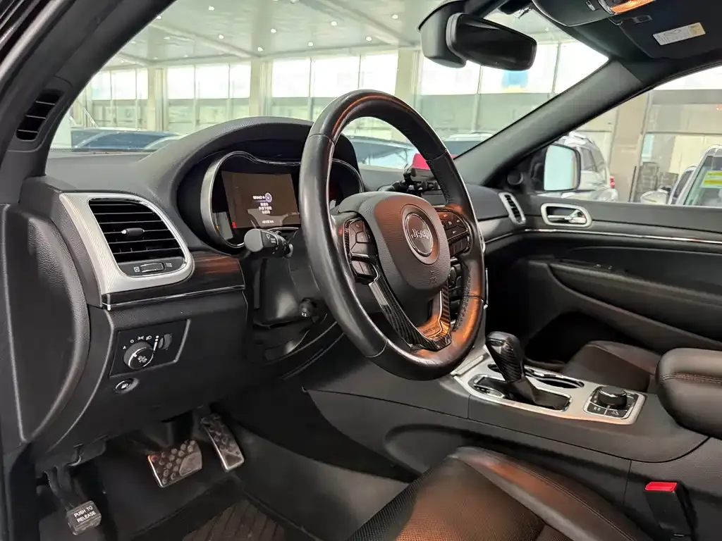 Jeep Grand Cherokee (Import) 2022 из CN, фото 10