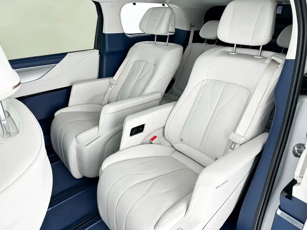 Buick GL8 Hybrid — фото 6