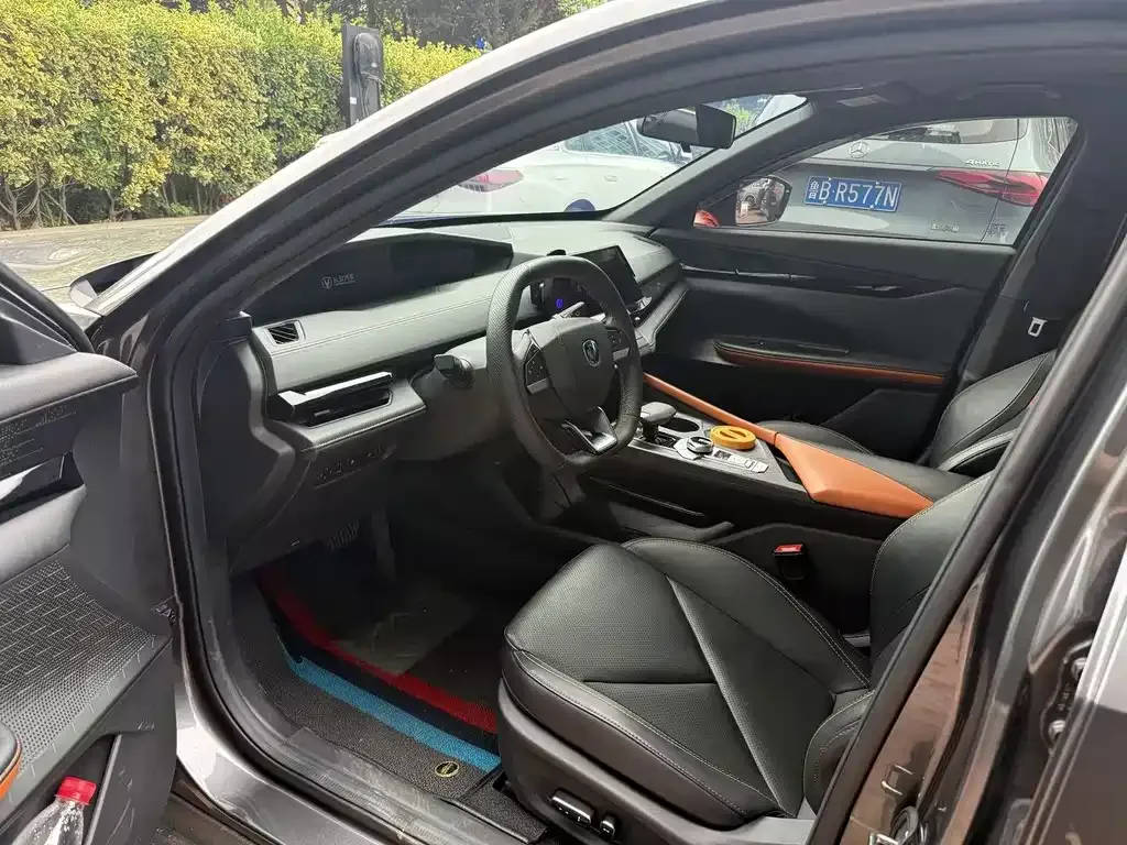 Changan UNI-V iDD 2023 из CN, фото 2