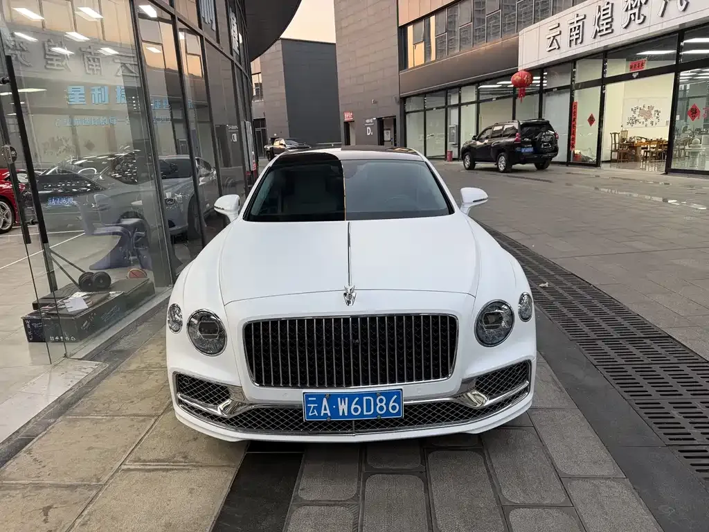 Bentley Flying Spur — фото 9
