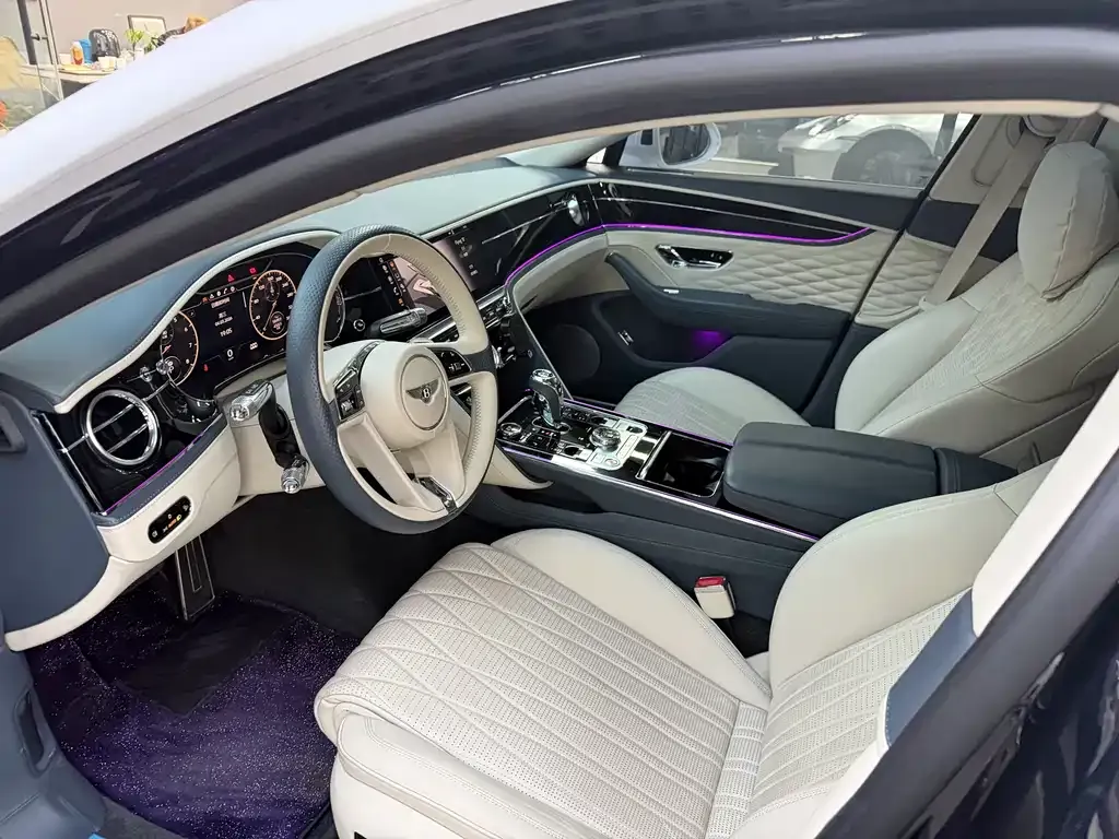 Bentley Flying Spur — фото 6