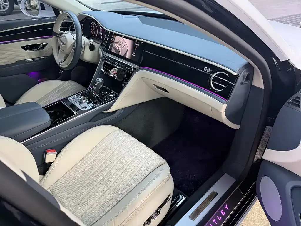 Bentley Flying Spur — фото 4