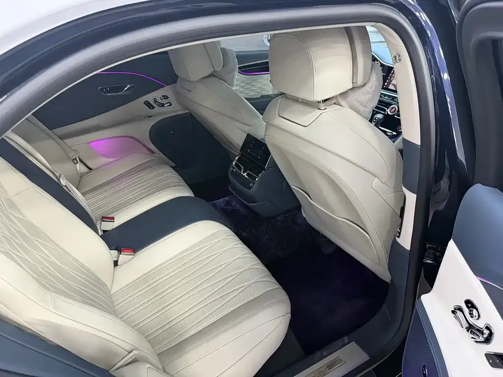 Bentley Flying Spur — фото 7
