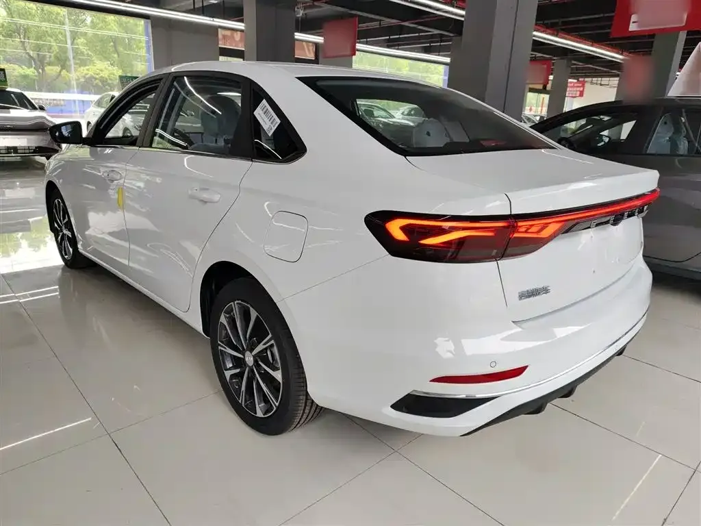 Geely Emgrand 2025 из CN, фото 5