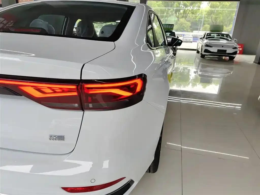 Geely Emgrand 2025 из CN, фото 3