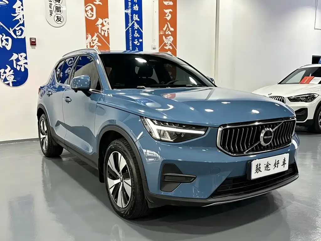 Volvo XC40 — фото 3