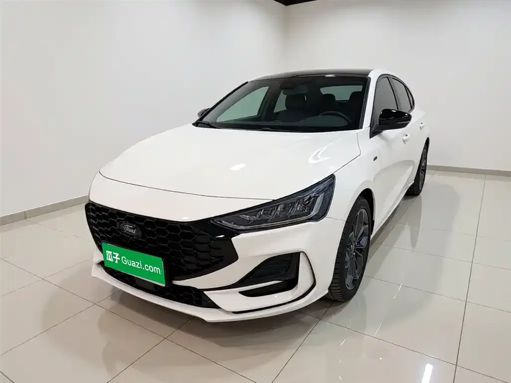 Ford Focus 2023 из CN, фото 4