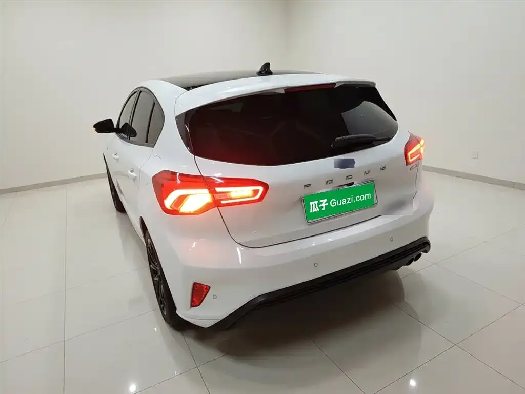Ford Focus 2023 из CN, фото 6