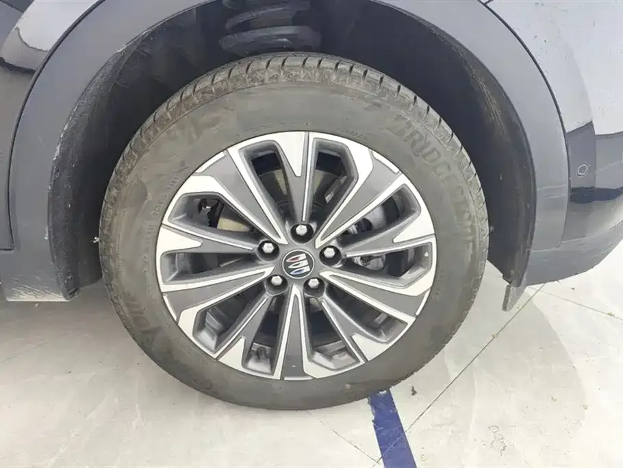 Buick Envision Plus — фото 10