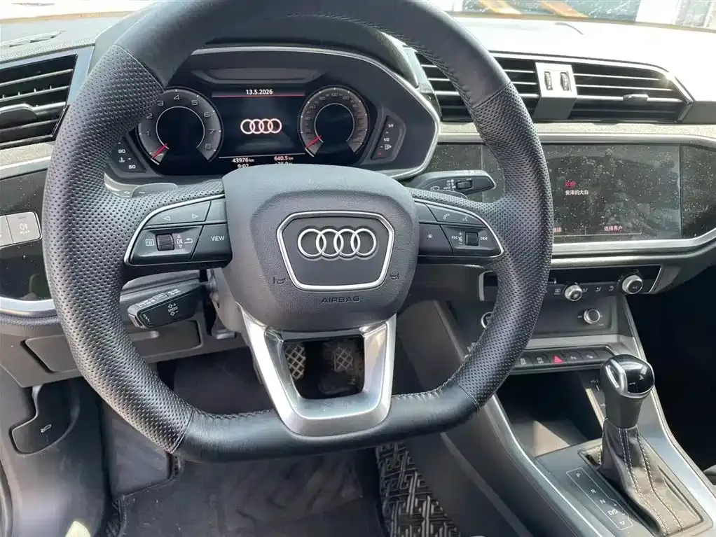 Audi Q3 — фото 10