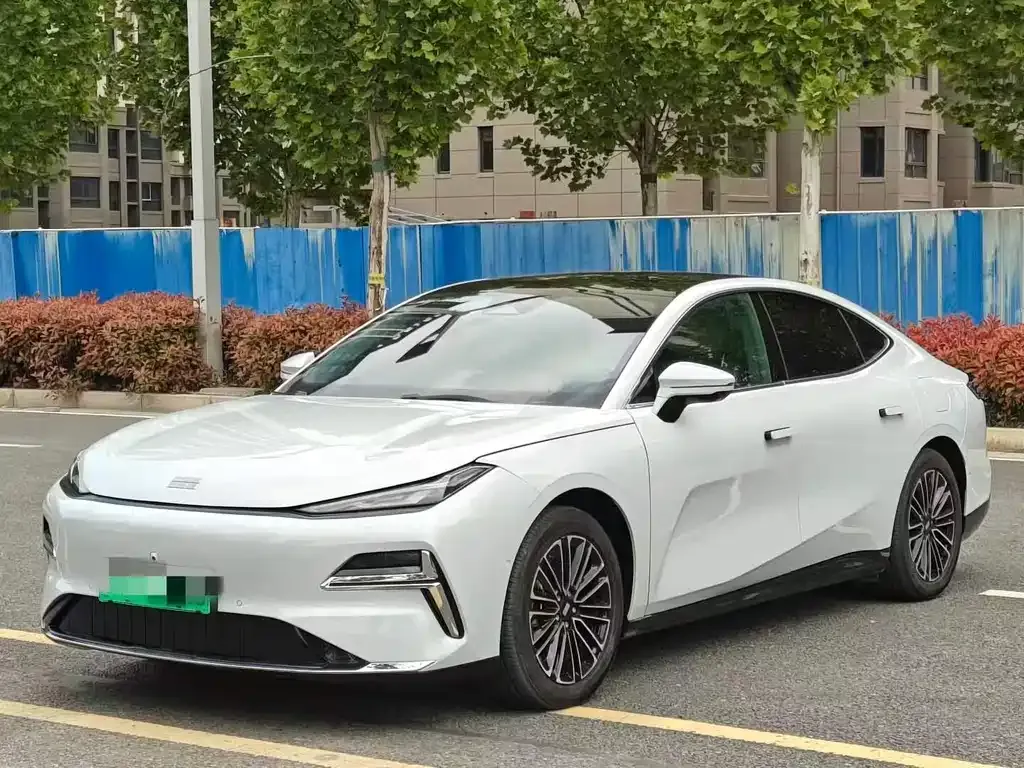 Geely Galaxy Xingyao 8