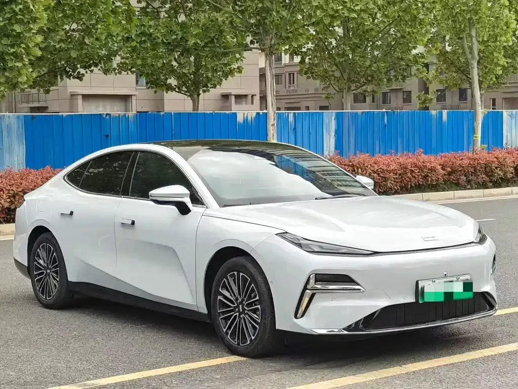 Geely Galaxy Xingyao 8 2025 из CN, фото 9