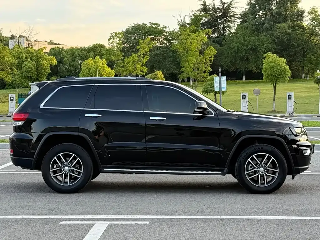 Jeep Grand Cherokee (Import) 2022 из CN, фото 4