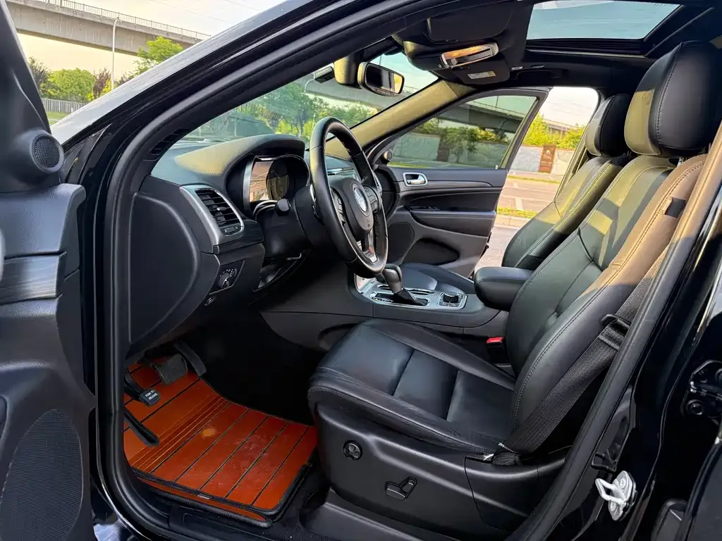 Jeep Grand Cherokee (Import) 2022 из CN, фото 3