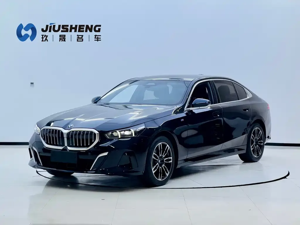 BMW 5 Series — фото 1