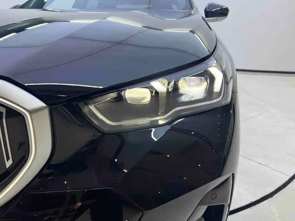BMW 5 Series — фото 10