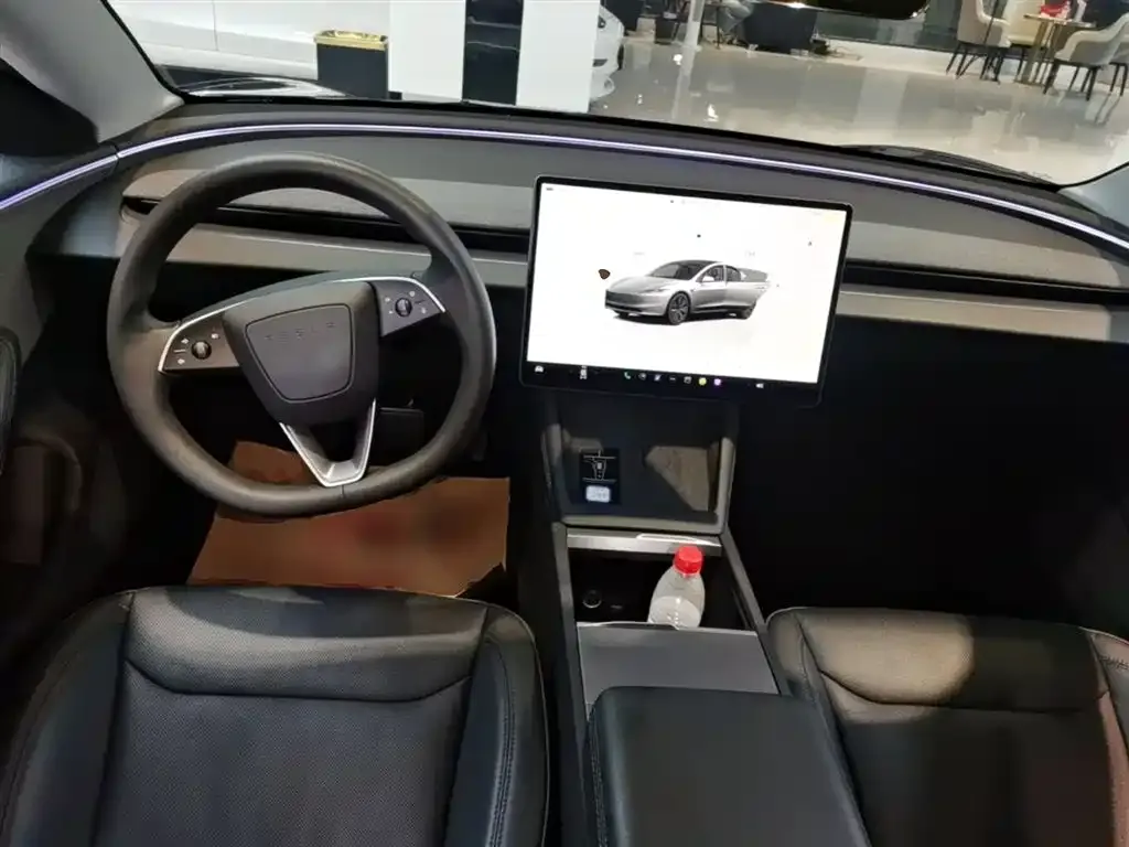 Tesla Model 3 — фото 4