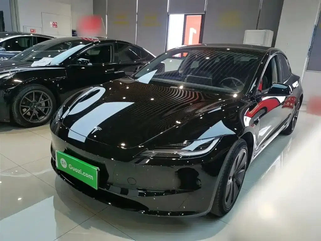 Tesla Model 3 — фото 10