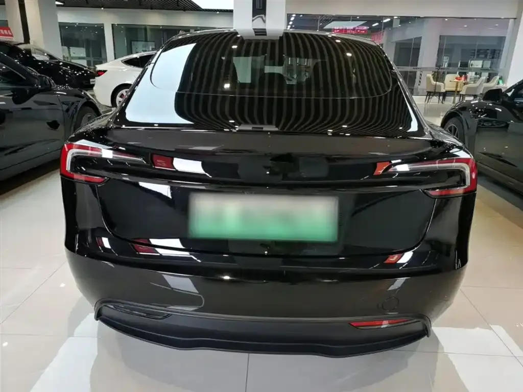 Tesla Model 3 — фото 2