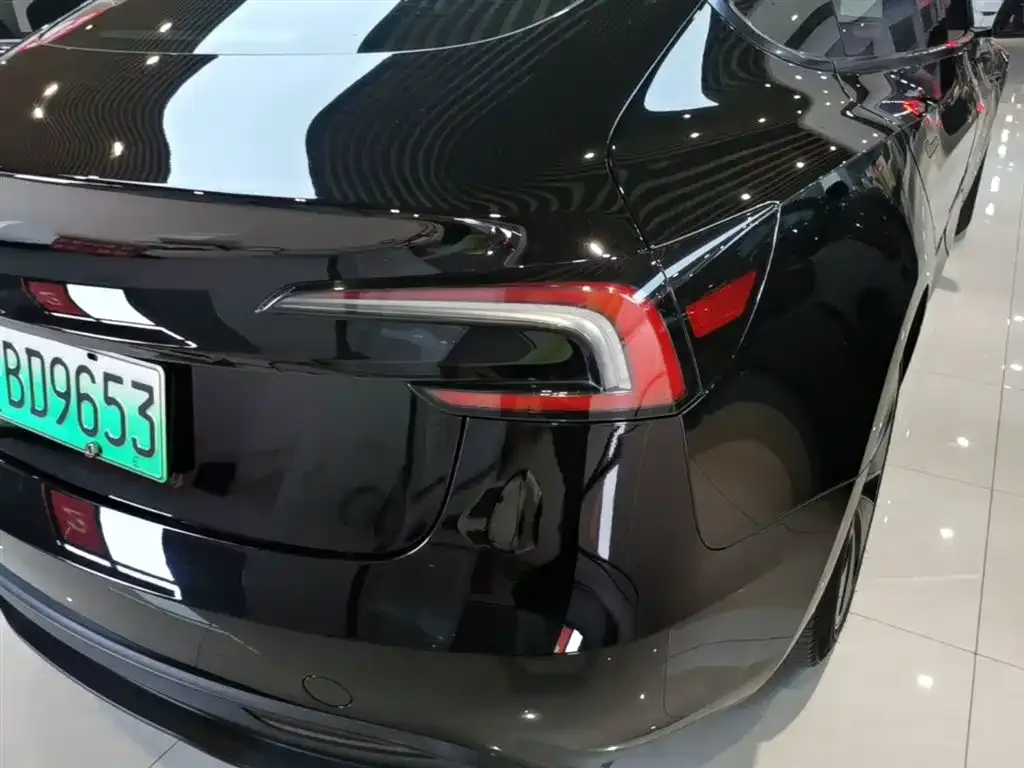 Tesla Model 3 — фото 6