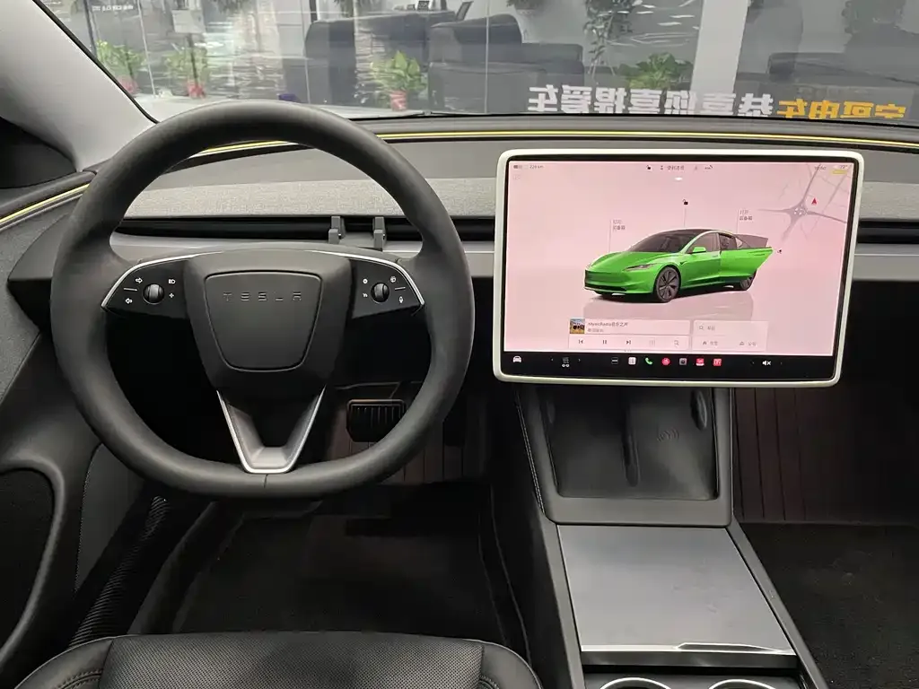 Tesla Model 3 — фото 7