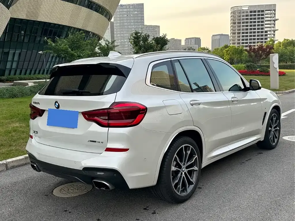 BMW X3 — фото 9
