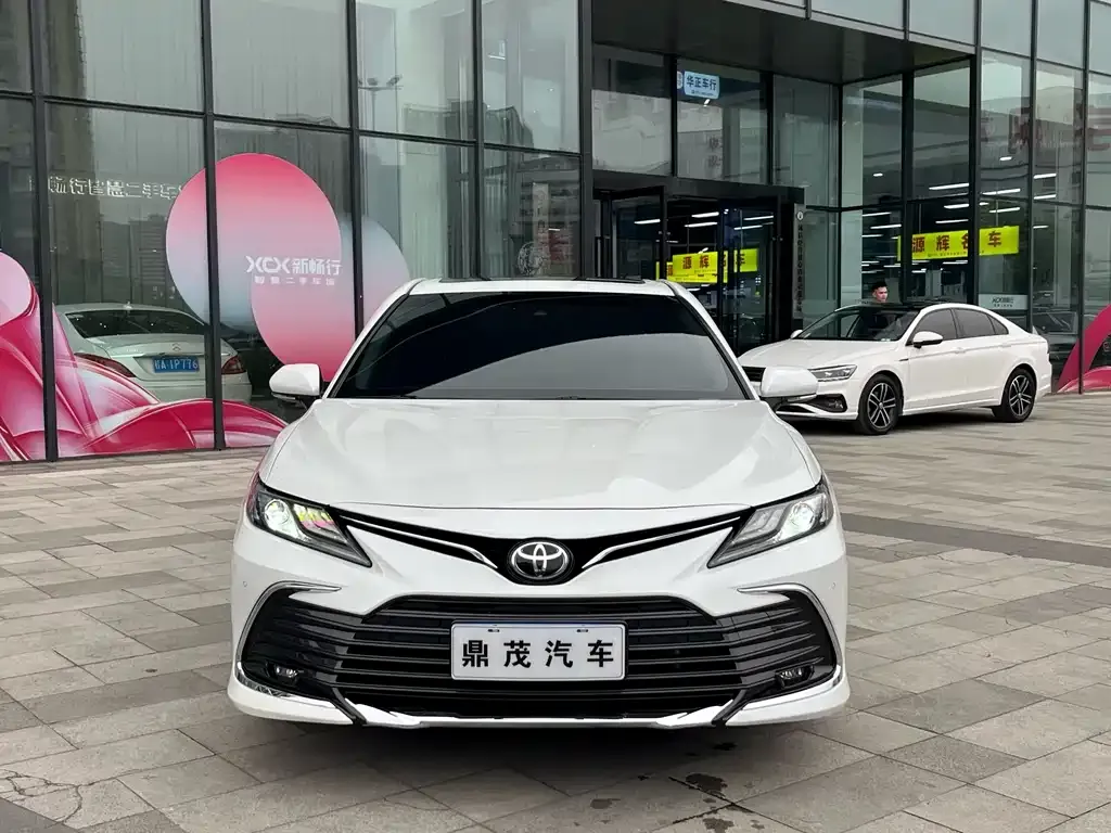 Toyota Camry — фото 4
