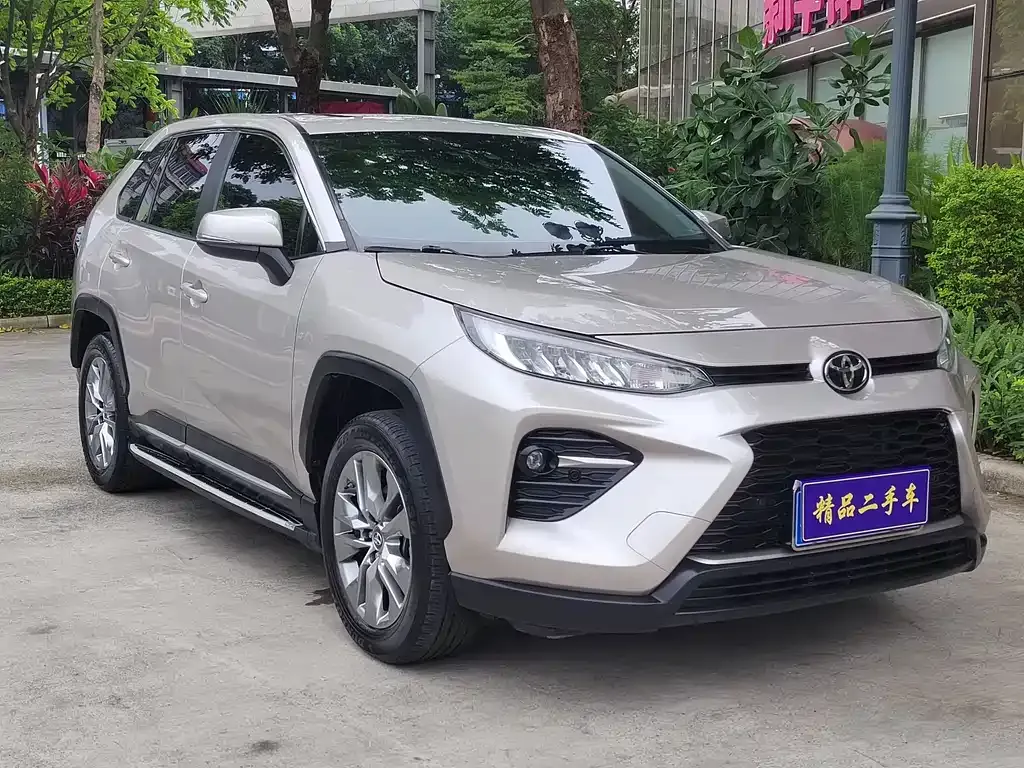 Toyota Wildlander — фото 10