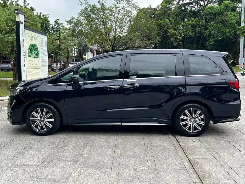 Honda Odyssey 2023 из CN, фото 3