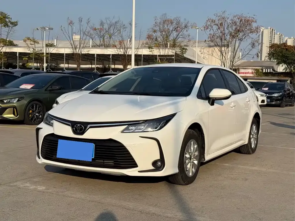 Toyota Corolla — фото 1