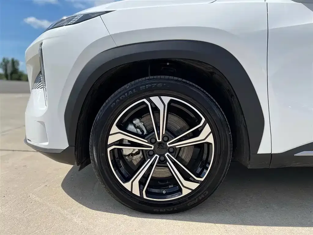 Geely Galaxy L7 — фото 10