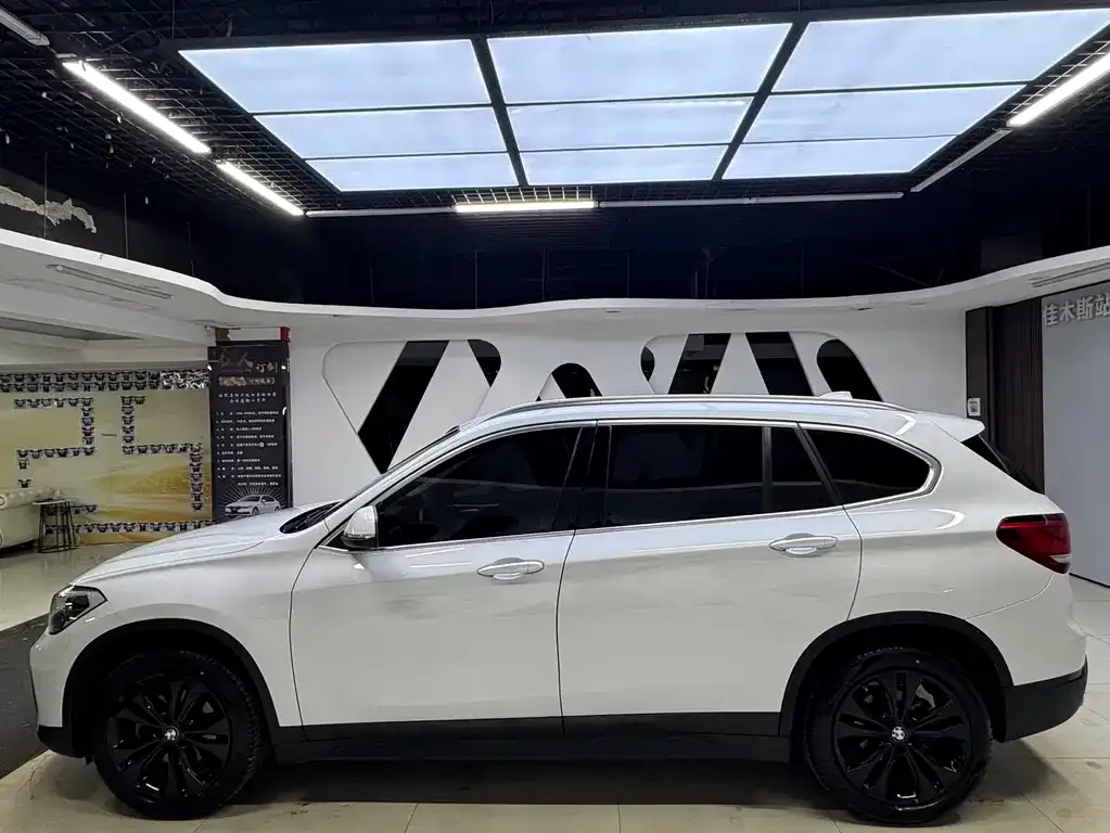 BMW X1 — фото 7